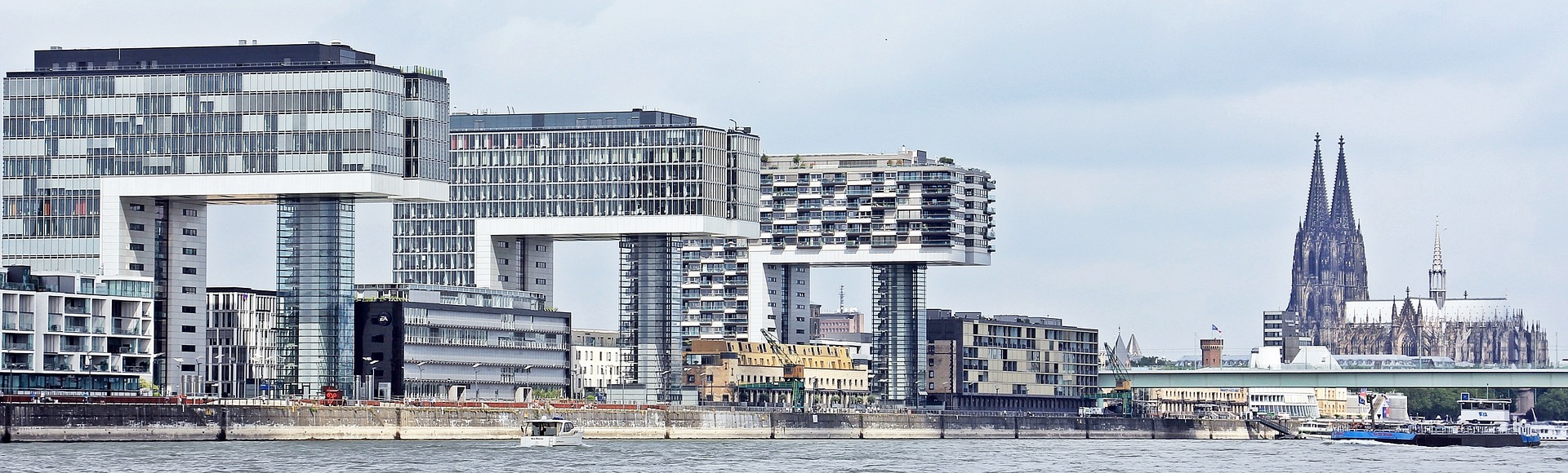 crane houses in Cologne (very interesting structure - an inverted L